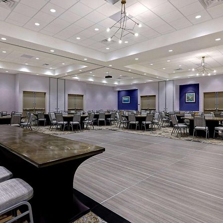 Hilton Garden Inn Cedar Rapids Eksteriør billede