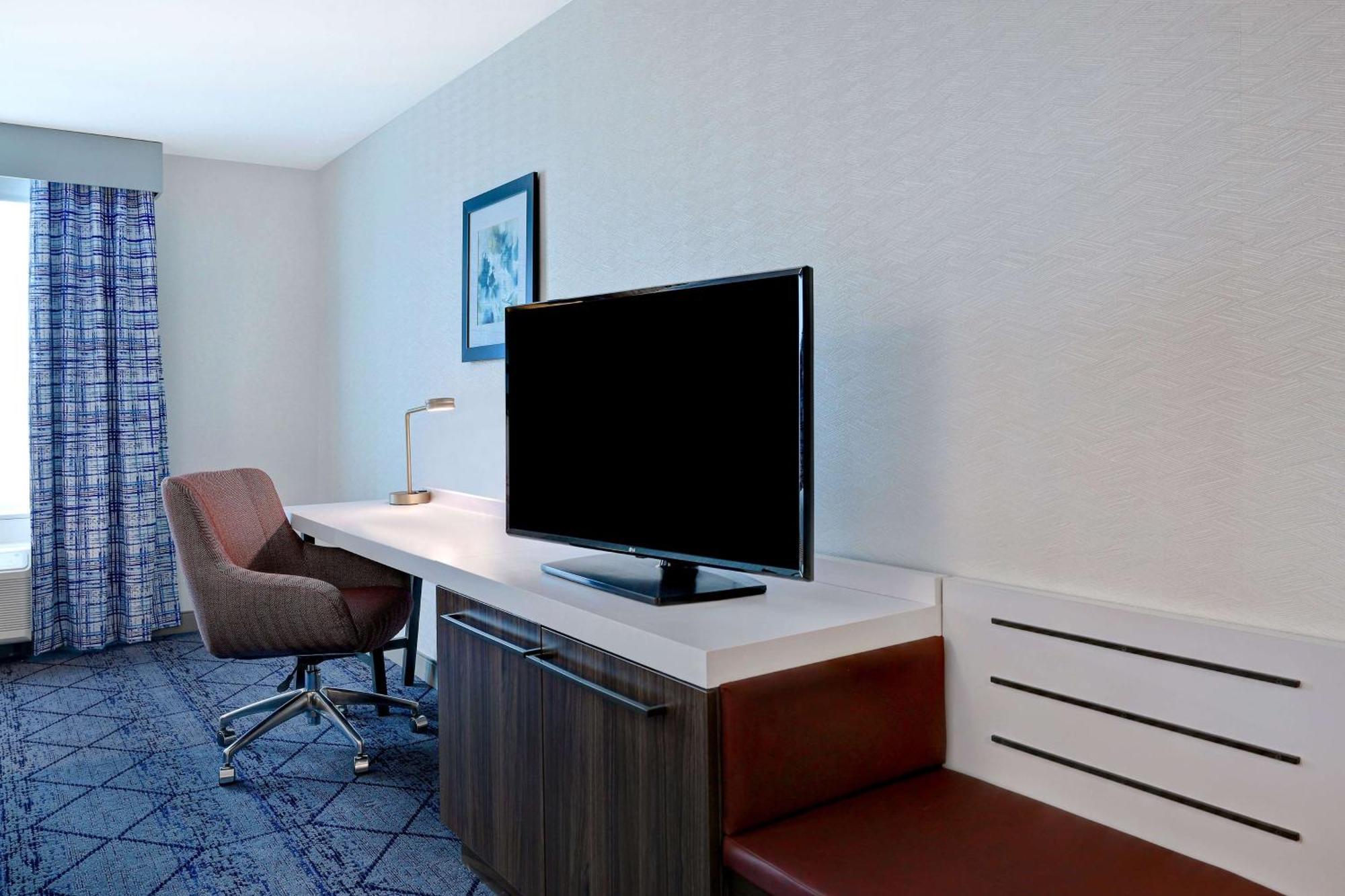 Hilton Garden Inn Cedar Rapids Eksteriør billede